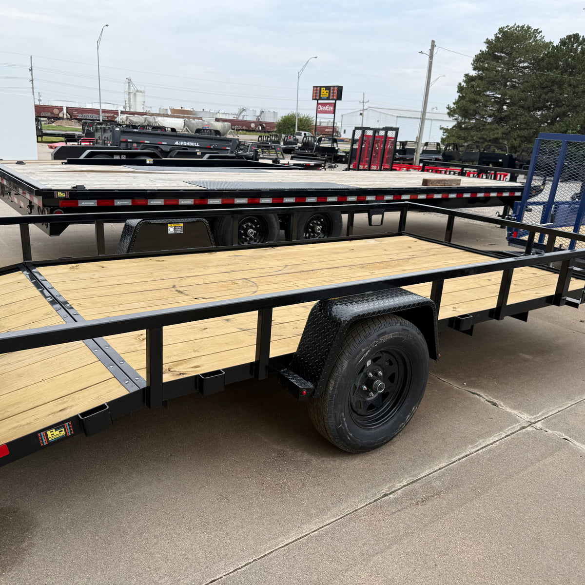 H&H 82" X 14'RAIL SIDE DOVETAIL UTILITY